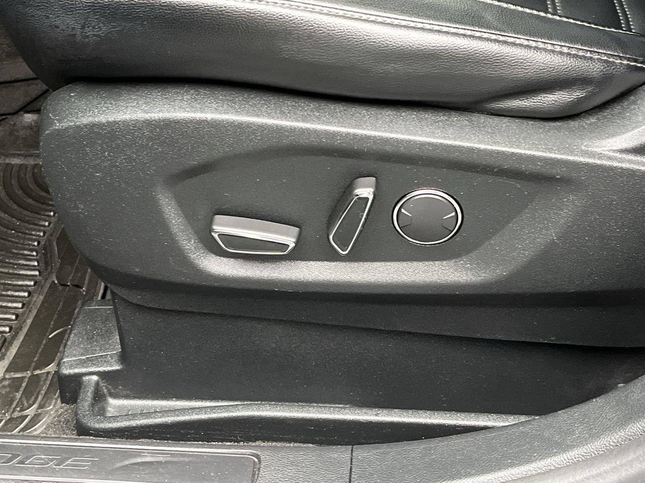 Used 2019 Ford Edge SEL w/ Equipment Group 201A AWD/4WD image 11