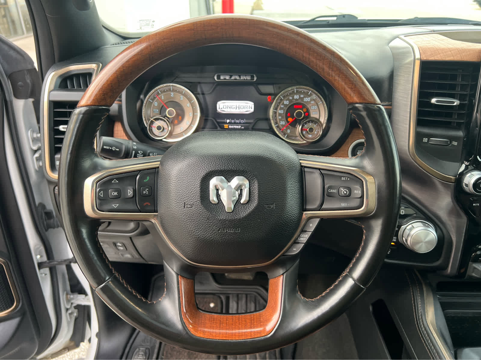 Used 2021 RAM 1500 Limited AWD/4WD image 17