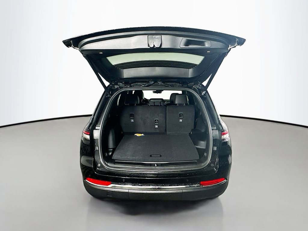 New 2025 Jeep Grand Cherokee Limited image 16