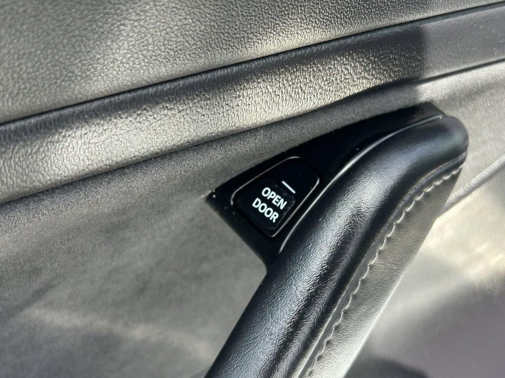 Used 2019 Tesla Model 3 Long Range image 22