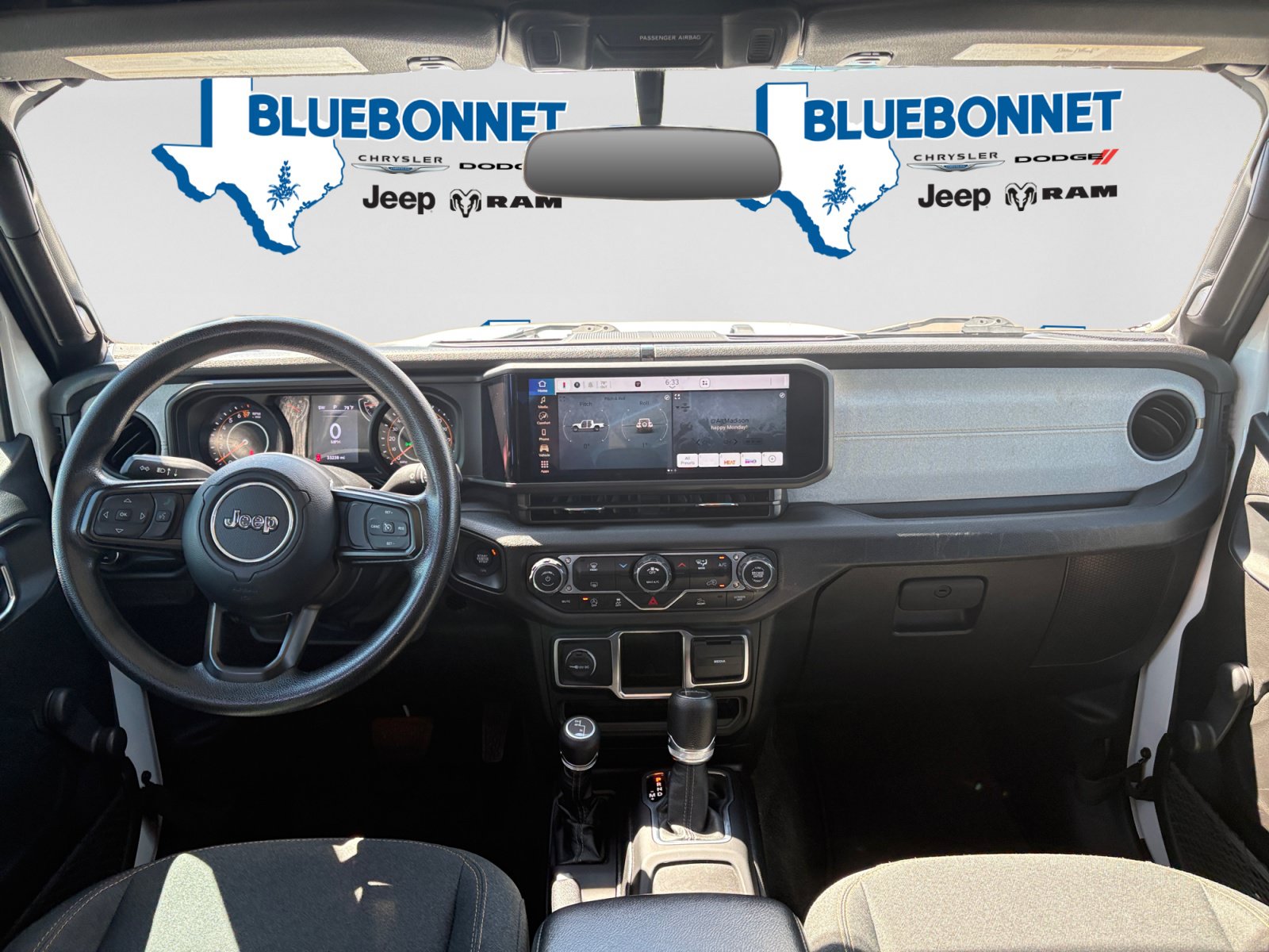 Used 2024 Jeep Gladiator Sport AWD/4WD image 12