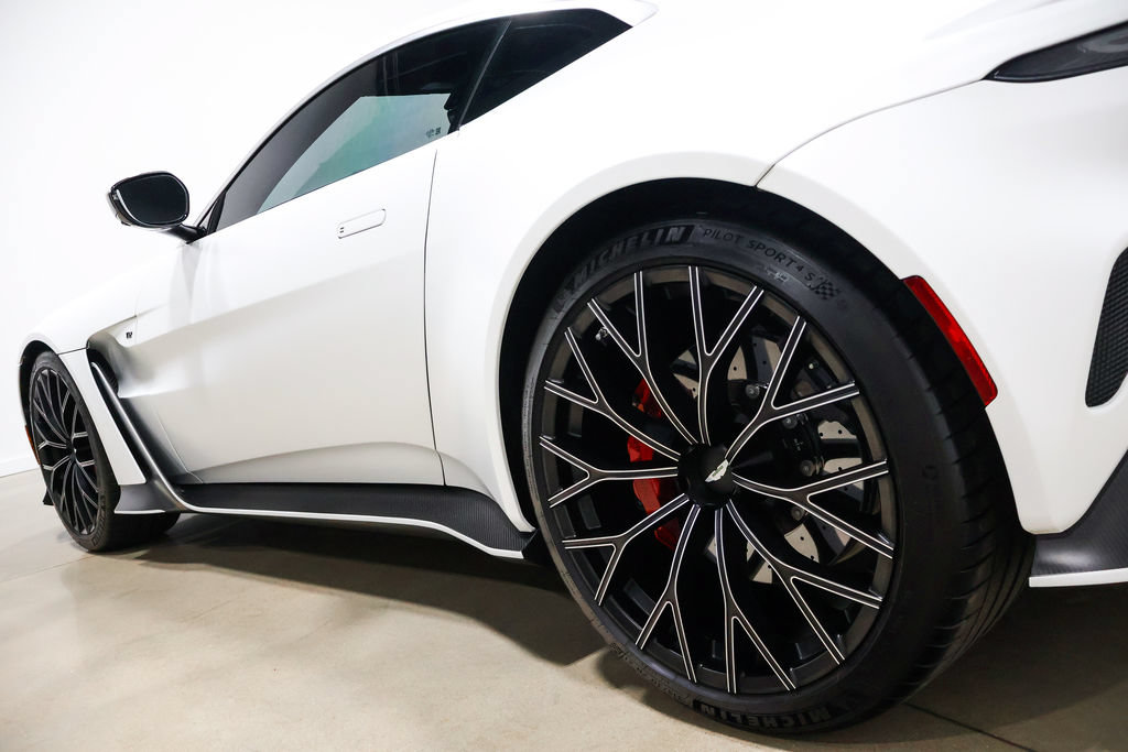 Used 2023 Aston Martin V12 Vantage RWD image 19