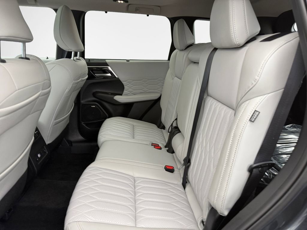New 2026 Mitsubishi Outlander SEL image 24