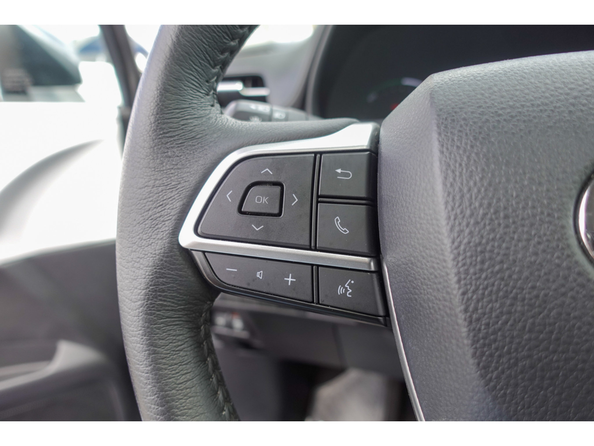 Certified 2025 Toyota Sienna XLE FWD image 15