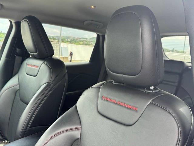 Certified 2019 Jeep Cherokee Trailhawk w/ Comfort/Convenience Group AWD/4WD image 17