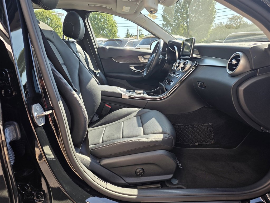 Used 2017 Mercedes-Benz C 300 4MATIC Sedan image 32