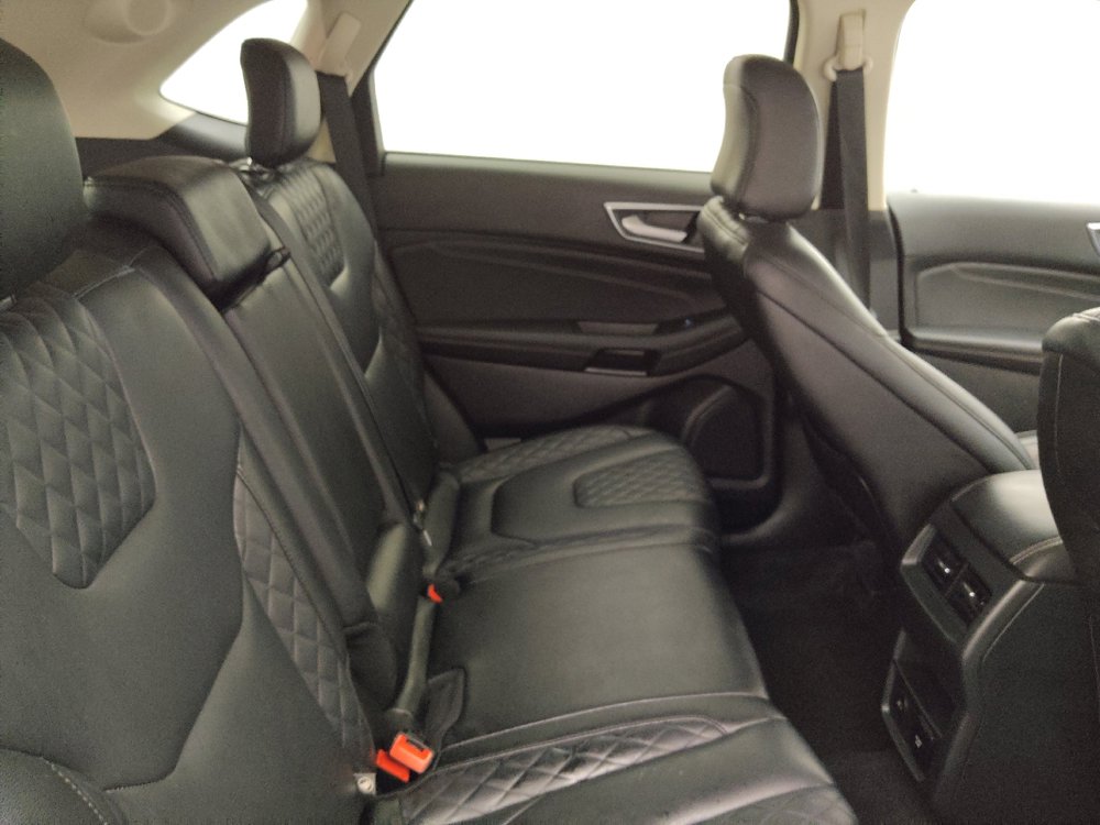 Used 2024 Ford Edge Titanium image 19