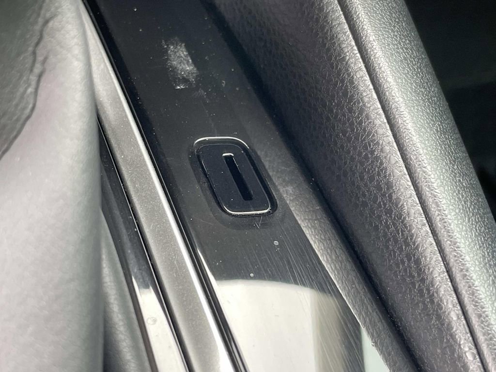 Used 2022 Toyota Corolla LE image 29