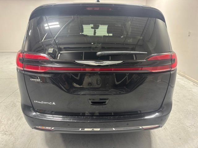 Used 2023 Chrysler Pacifica Touring-L FWD image 7