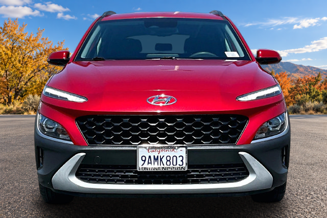 Used 2022 Hyundai Kona SEL w/ Cargo Package AWD/4WD image 2