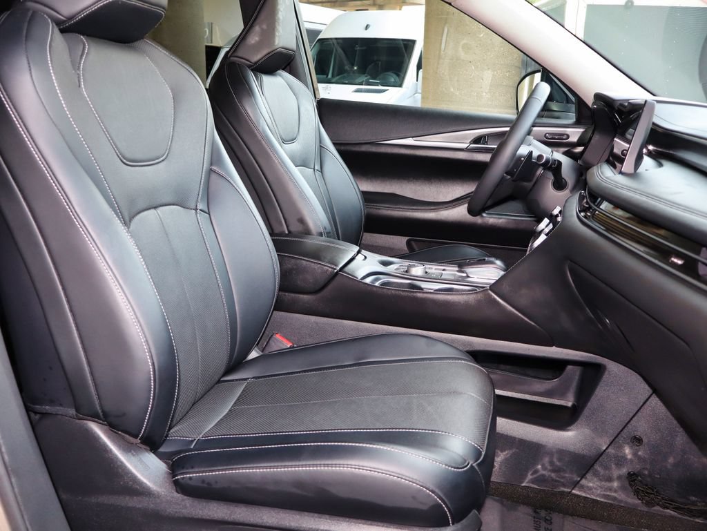 Used 2023 INFINITI QX60 Luxe w/ Cargo Package AWD/4WD image 18
