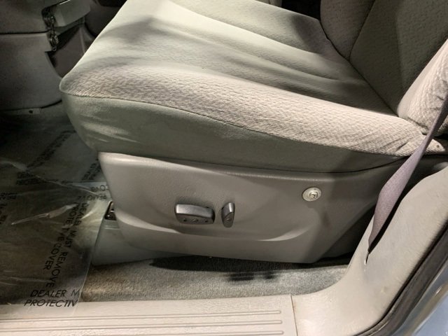 Used 2005 Chrysler Town & Country Touring image 9