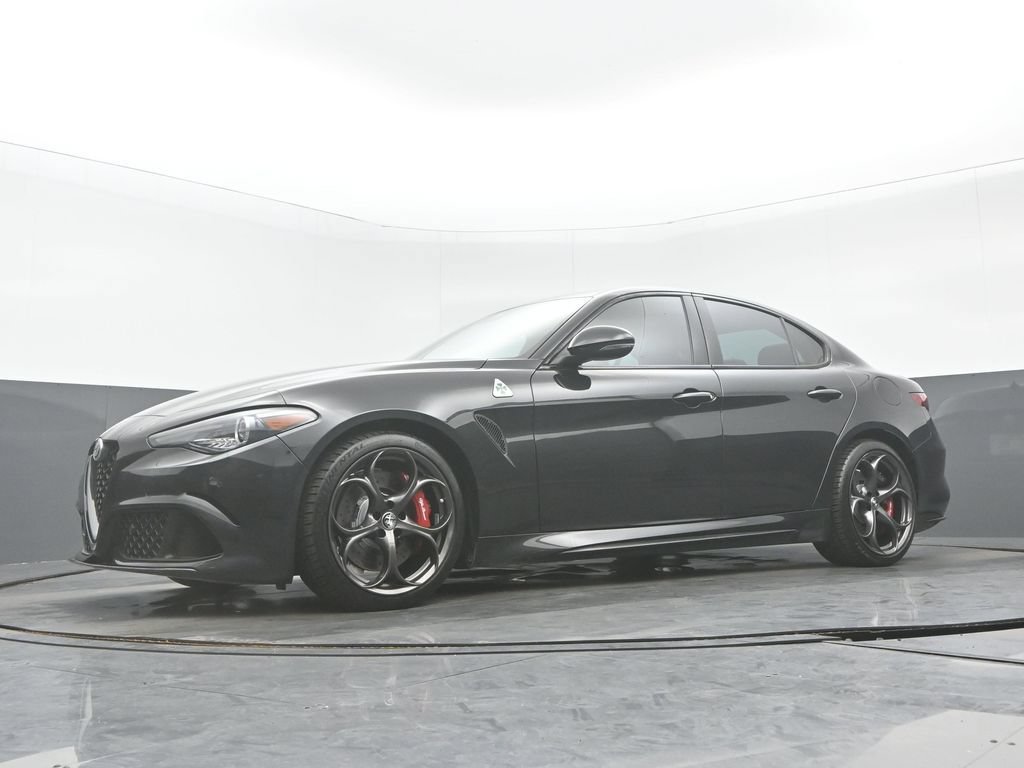 Used 2022 Alfa Romeo Giulia Quadrifoglio RWD image 31