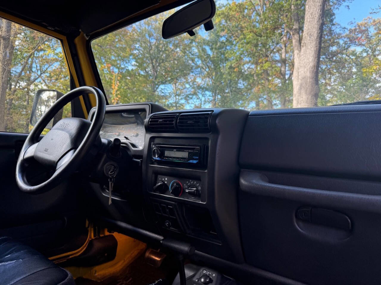 Used 2002 Jeep Wrangler SE image 25