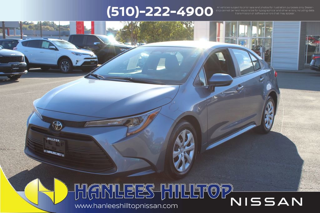 Used 2025 Toyota Corolla LE image 3