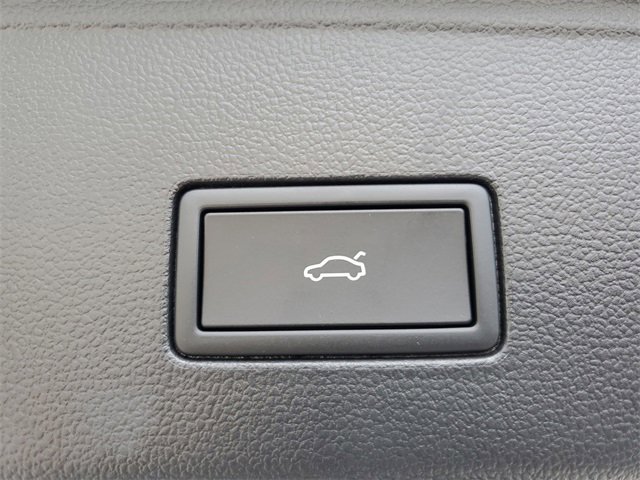 New 2026 Volkswagen Atlas Cross Sport SE image 9