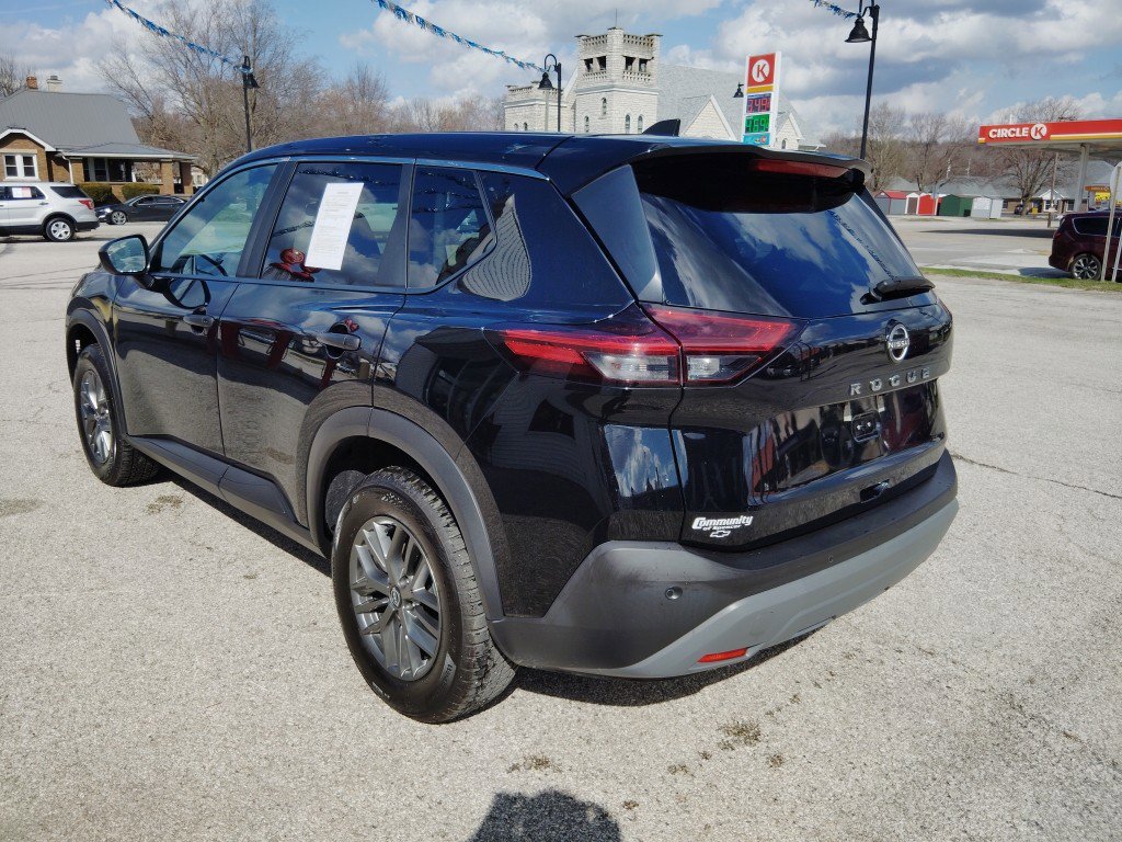 Used 2023 Nissan Rogue S image 5