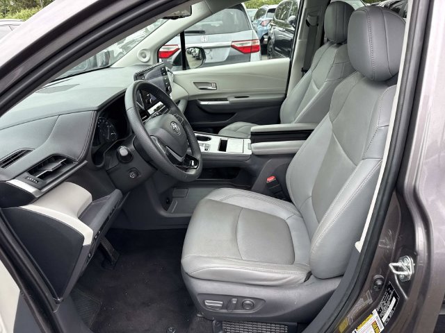 Used 2021 Toyota Sienna Limited AWD/4WD image 11