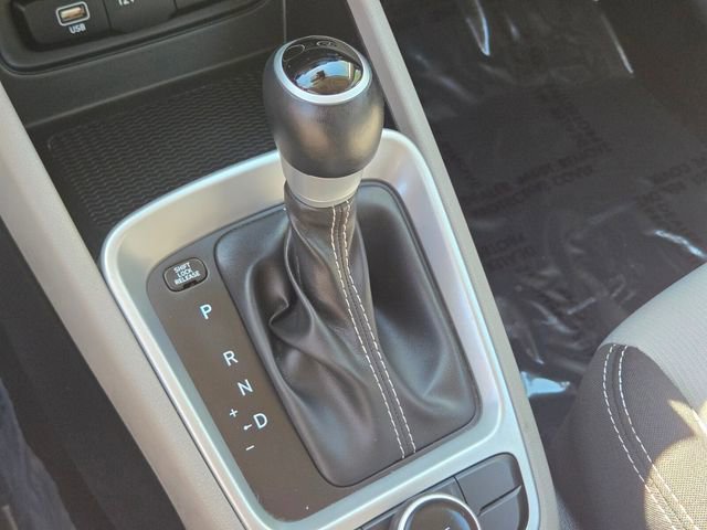 Used 2025 Hyundai Venue SEL FWD image 33