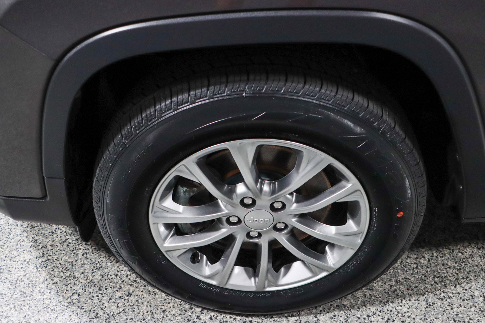 Used 2021 Jeep Cherokee Latitude Lux w/ Sun & Sound Group AWD/4WD image 11