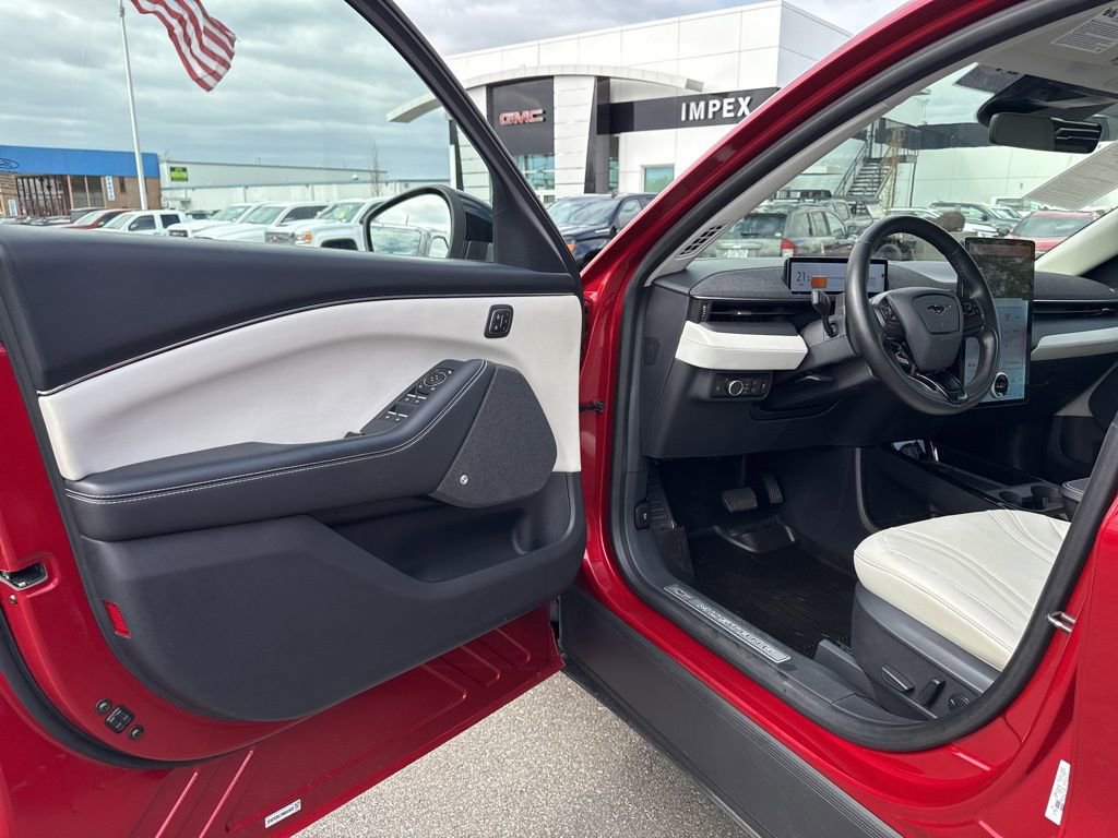 Used 2021 Ford Mustang Mach-E Premium image 26