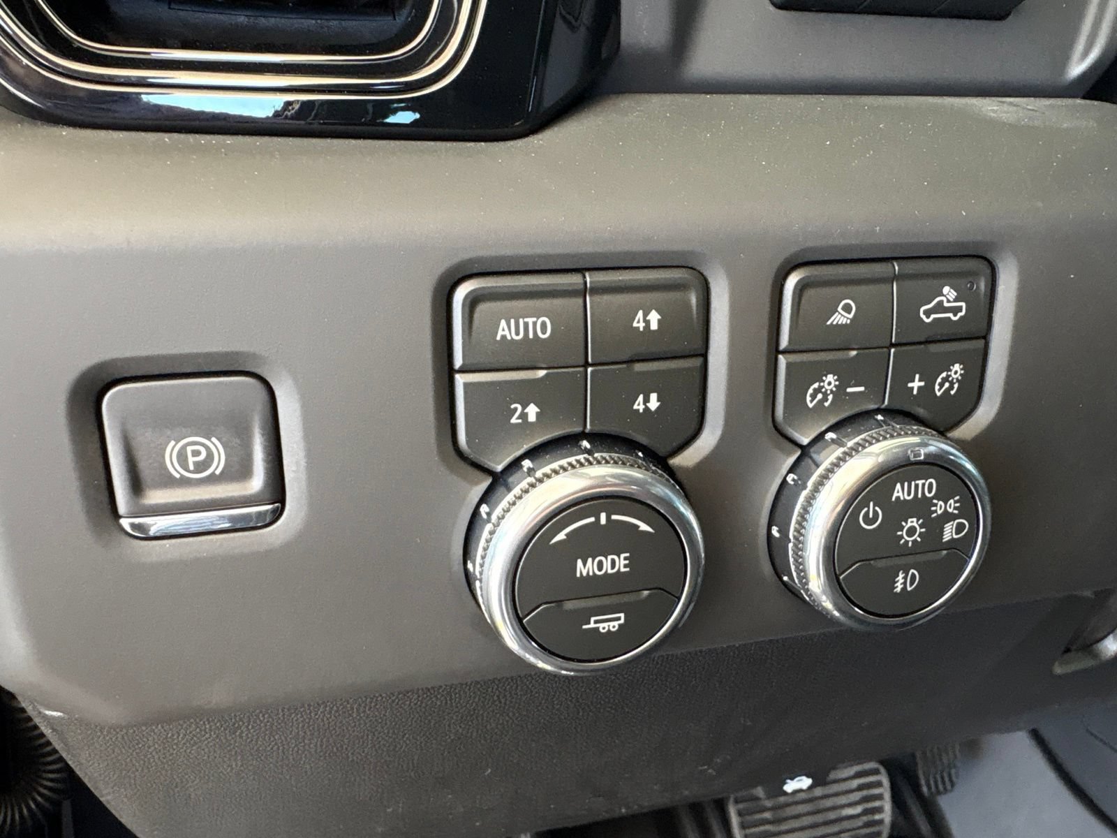 New 2026 GMC Sierra 2500 AT4 w/ AT4 Premium Plus Package AWD/4WD image 14