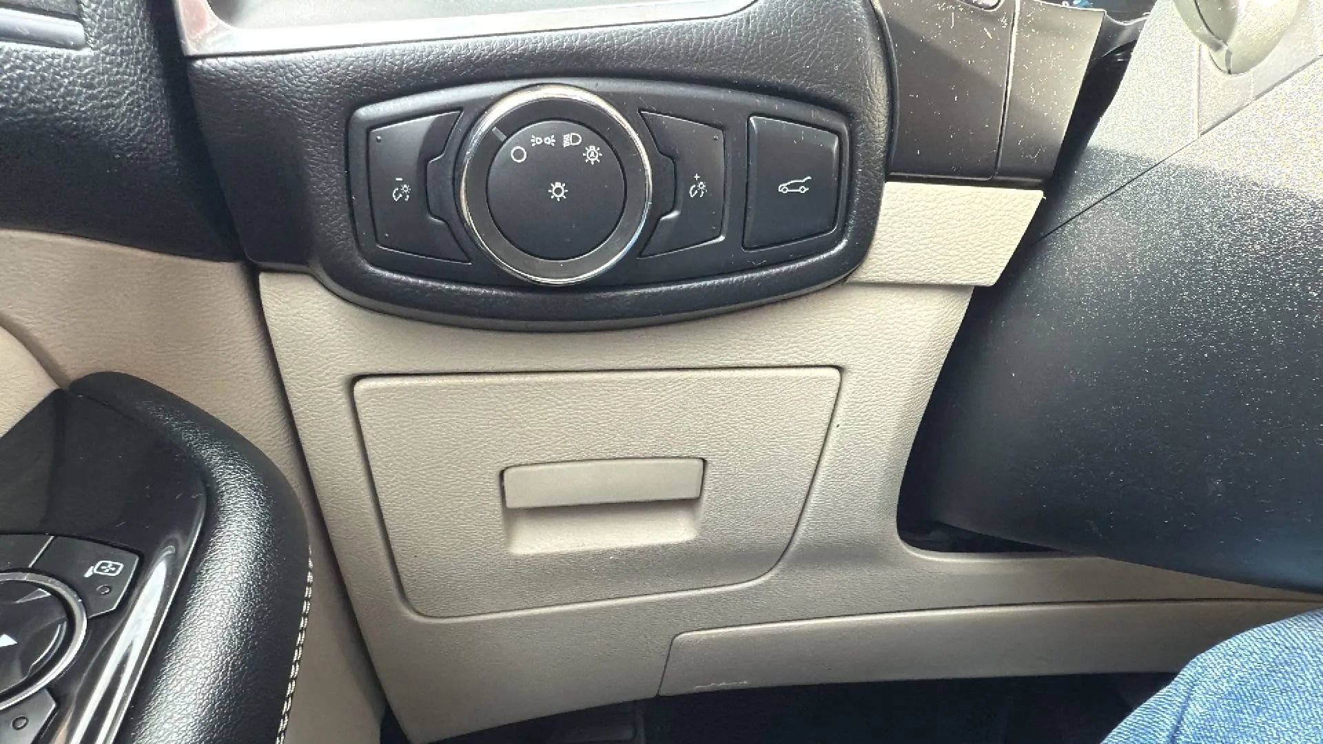 Used 2016 Ford Edge Titanium w/ Technology Package image 15