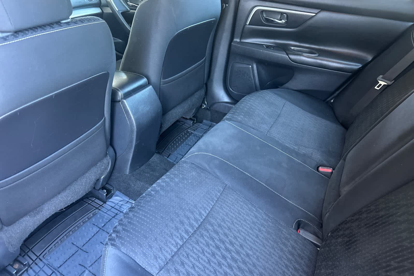 Used 2017 Nissan Altima 2.5 SV FWD image 4