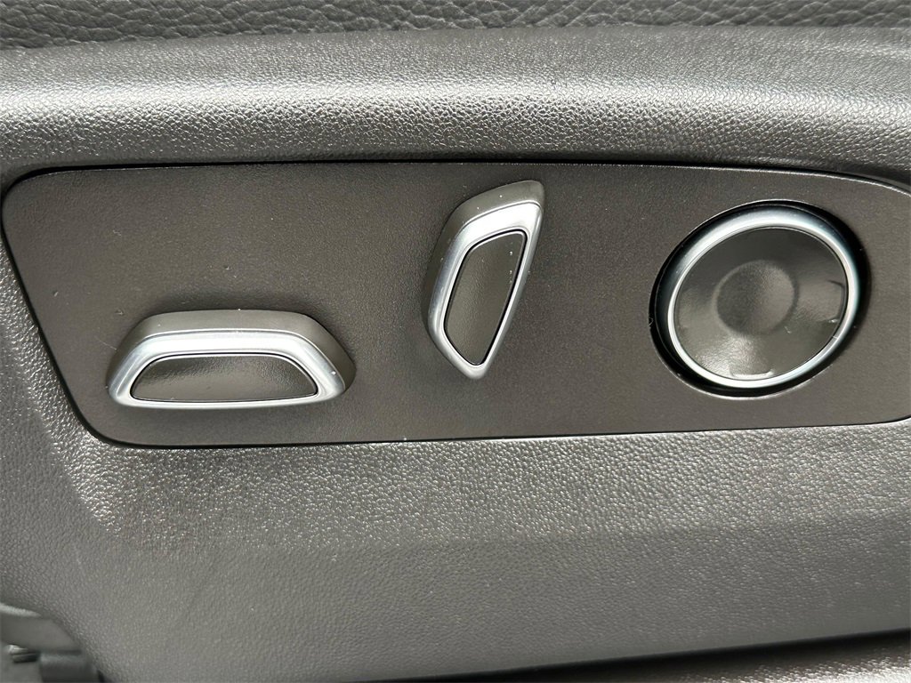 Used 2024 GMC Yukon XL Denali w/ Denali Reserve Package image 23