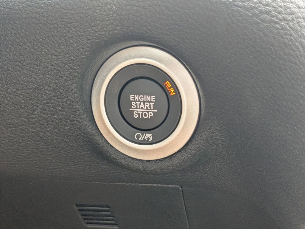 New 2026 Chrysler Pacifica Select FWD image 29