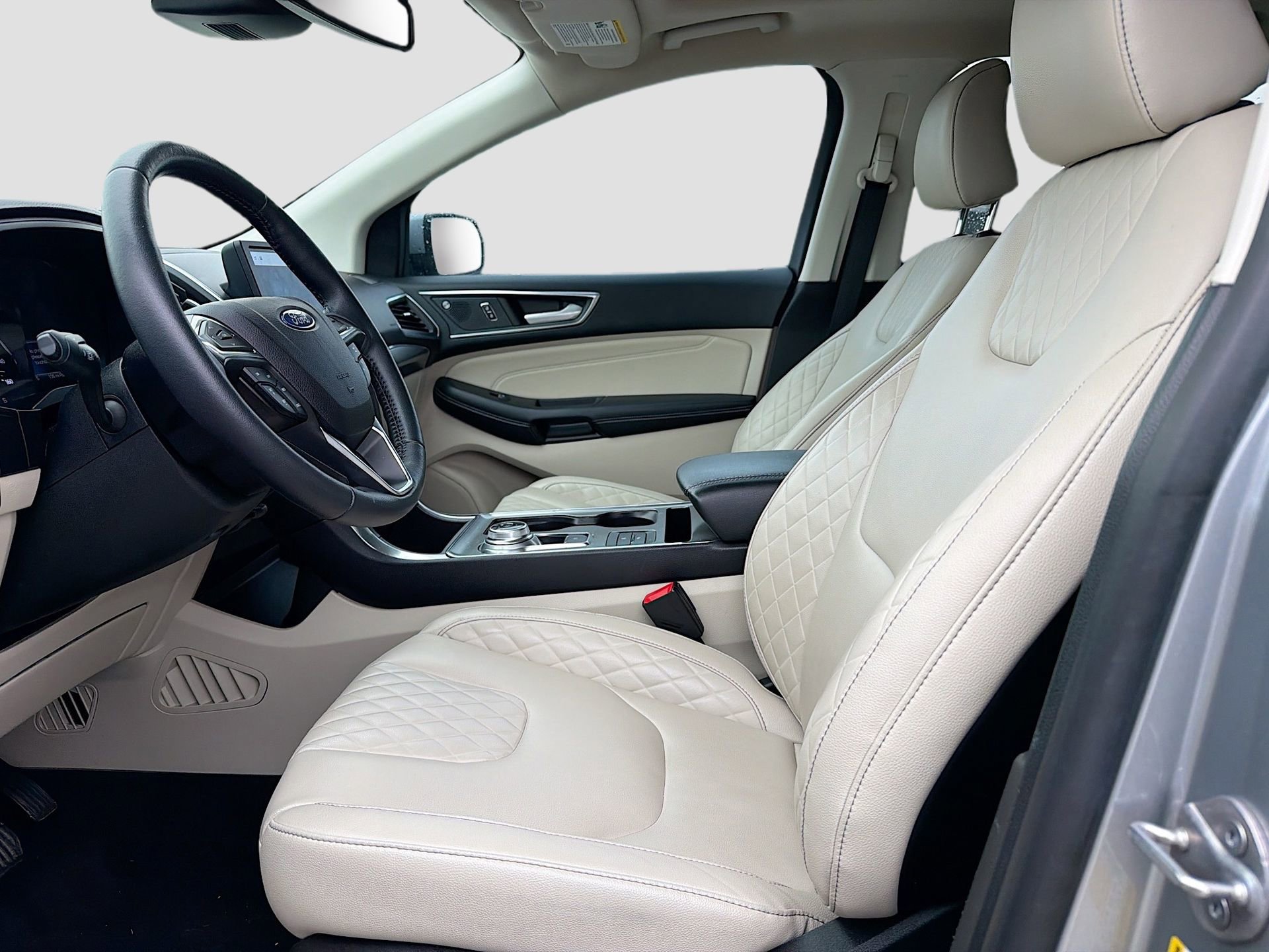 Used 2023 Ford Edge Titanium AWD/4WD image 23