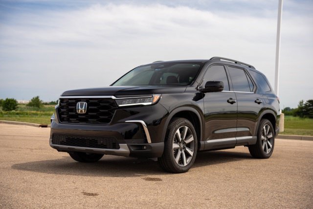 Used 2022 Honda Pilot Touring image 3