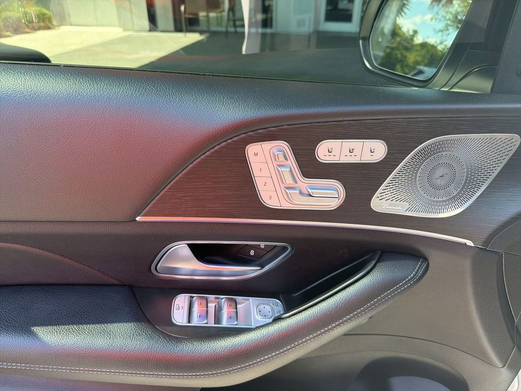 Used 2023 Mercedes-Benz GLS 450 4MATIC image 6