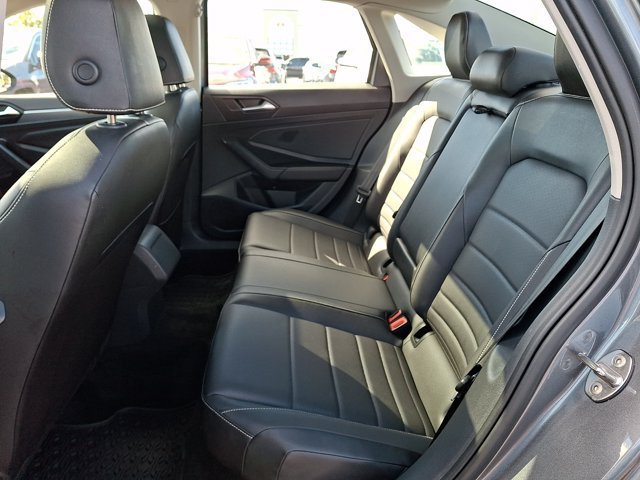 Certified 2023 Volkswagen Jetta SE w/ Panoramic Sunroof Package FWD image 13