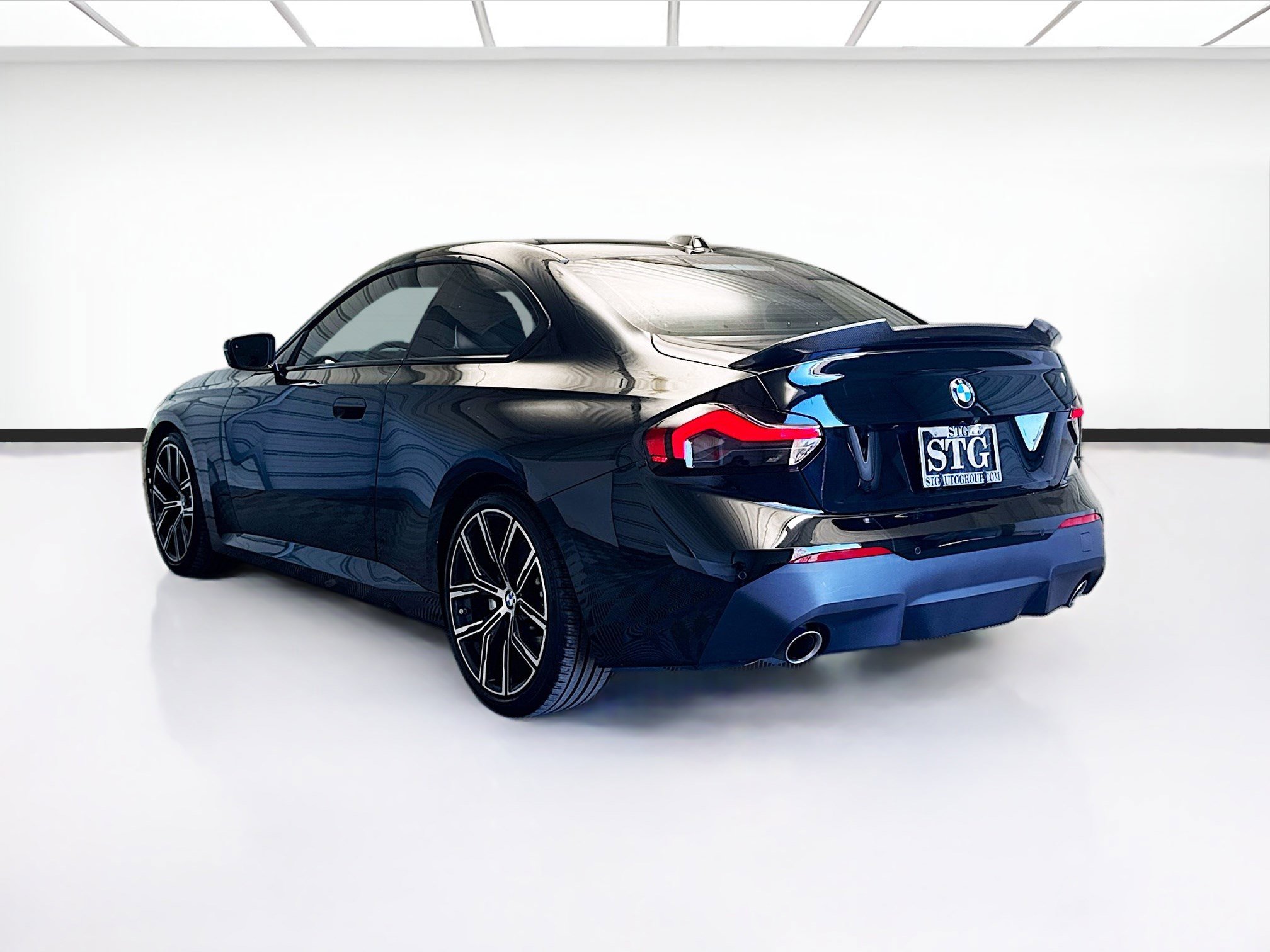Used 2023 BMW 230i Coupe w/ Convenience Package image 6