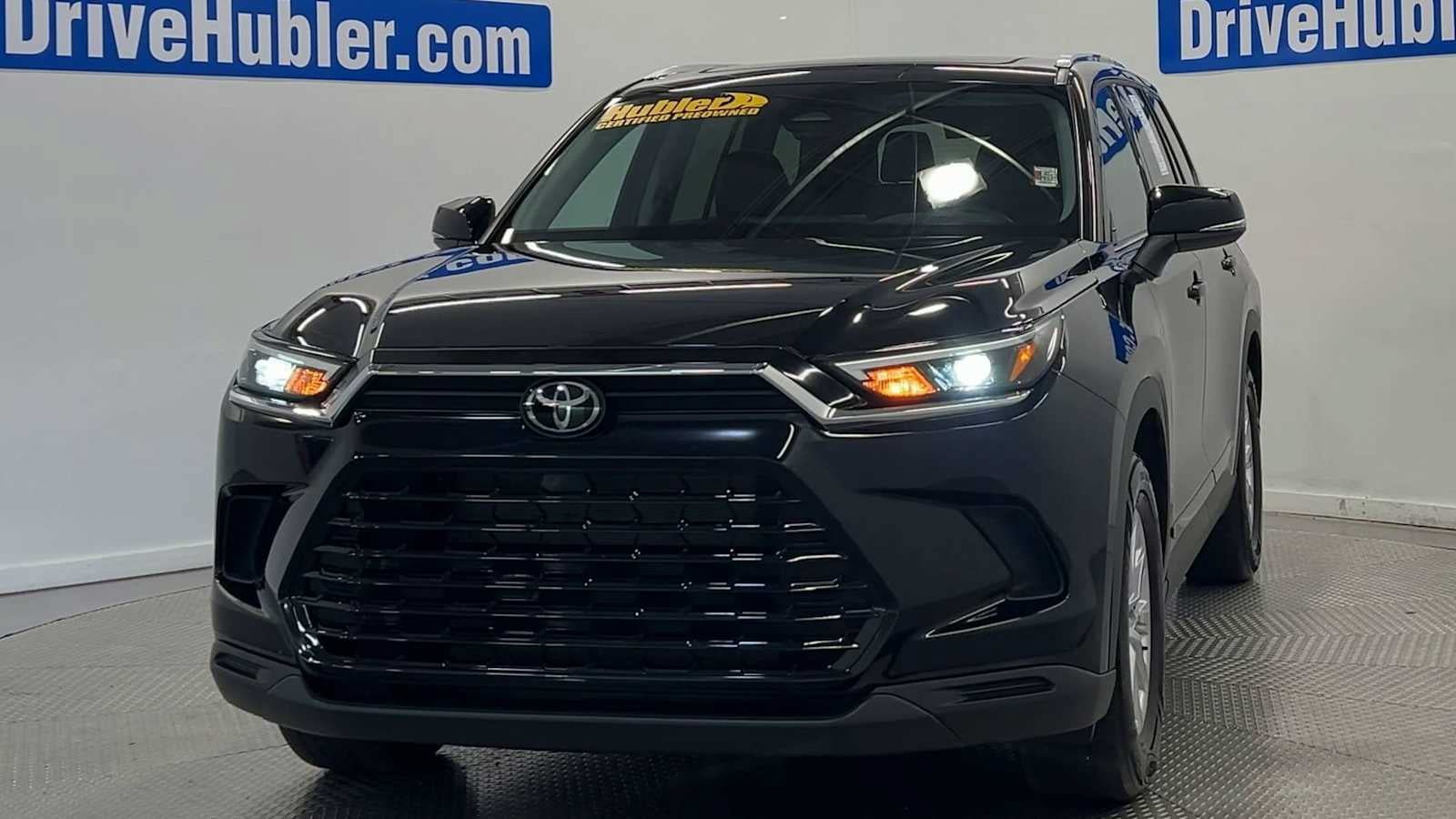Used 2025 Toyota Grand Highlander AWD image 3