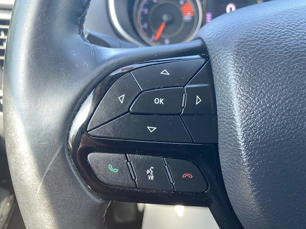 Certified 2019 Jeep Cherokee Latitude Plus AWD/4WD image 39