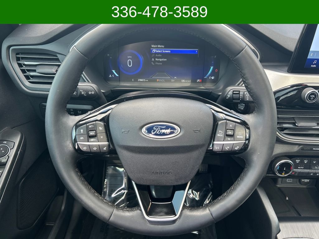 Used 2022 Ford Escape SEL w/ Technology Package FWD image 14