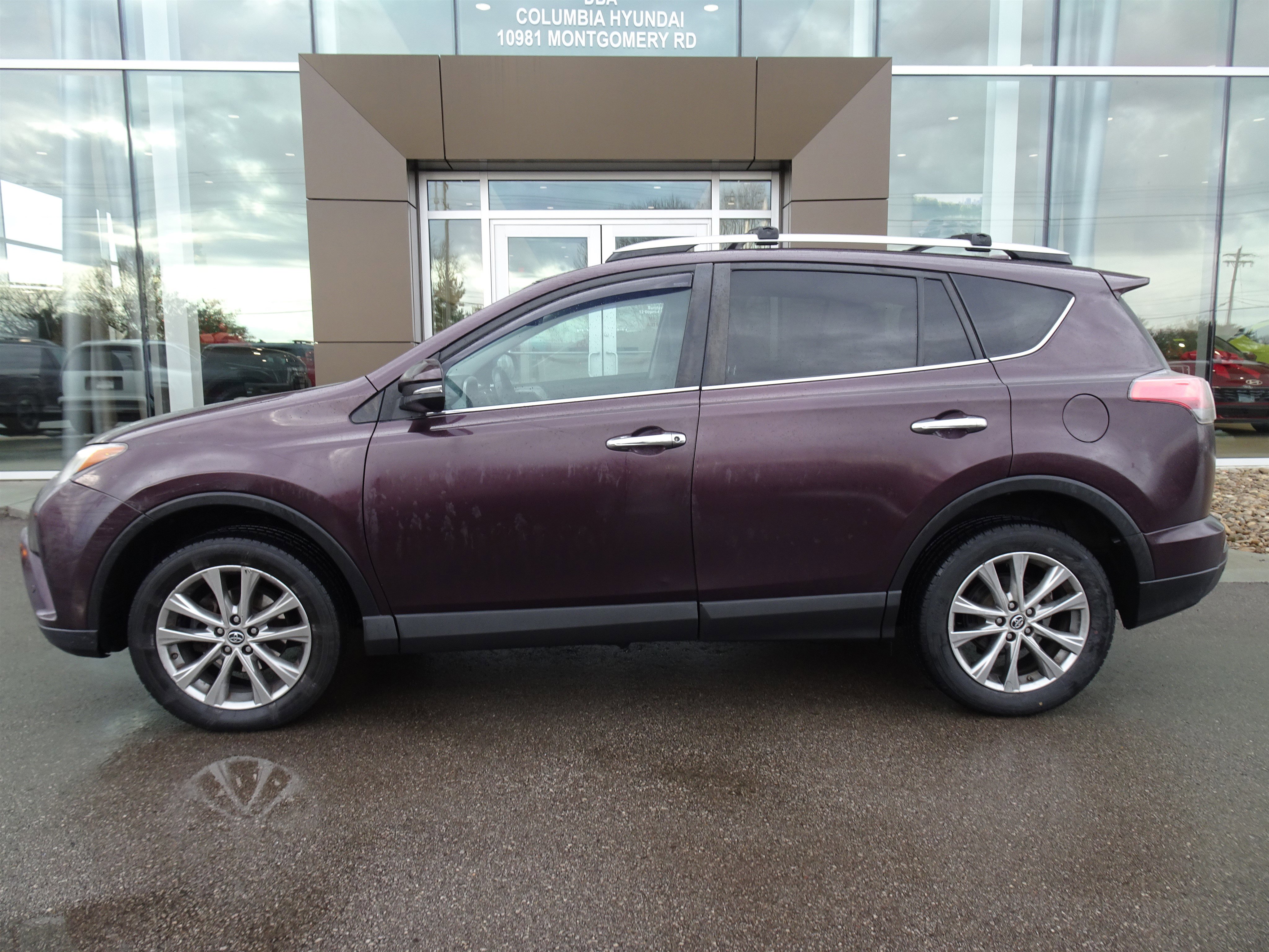 Used 2016 Toyota RAV4 Limited image 2