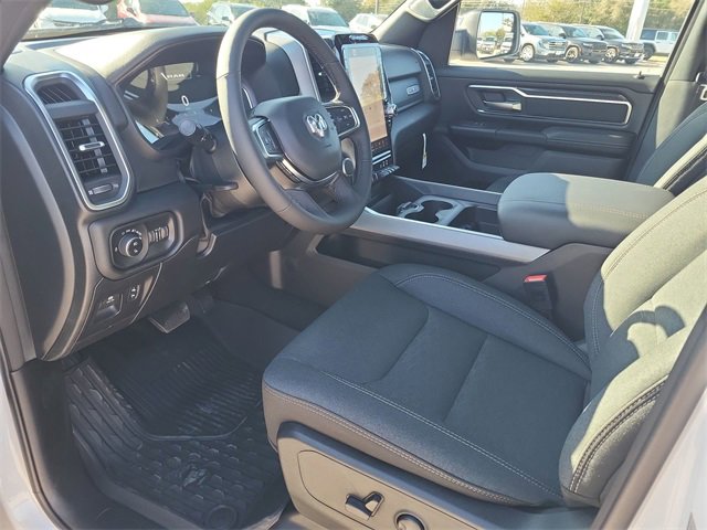 New 2026 RAM 1500 4x4 Crew Cab image 13