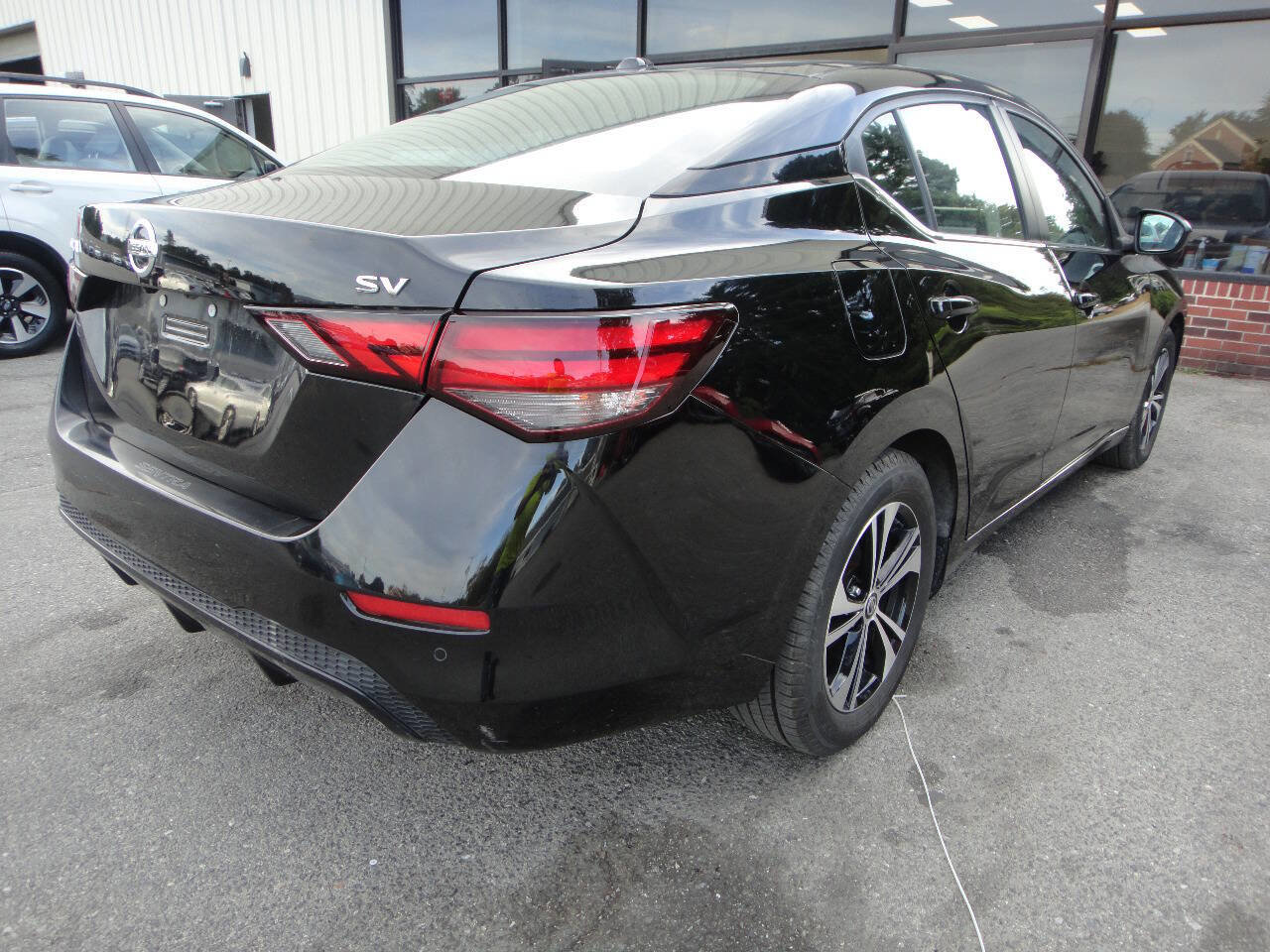 Used 2022 Nissan Sentra SV w/ Trunk Package image 4