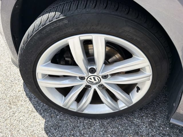 Used 2018 Volkswagen Passat 2.0T SE FWD image 33