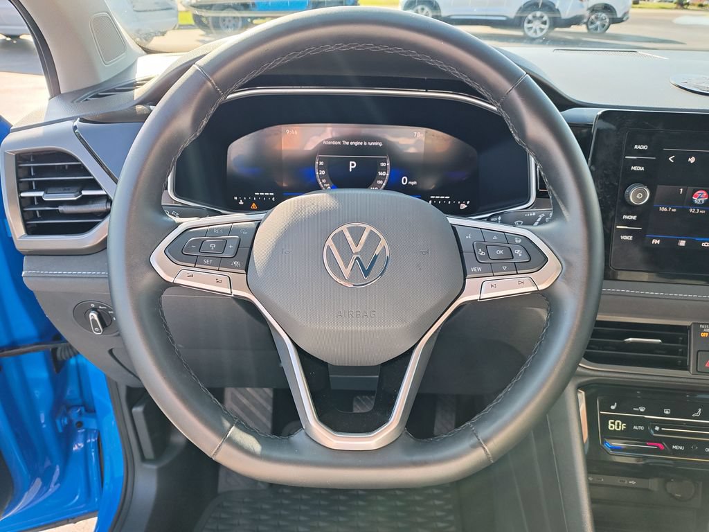 Used 2025 Volkswagen Taos SE FWD image 17