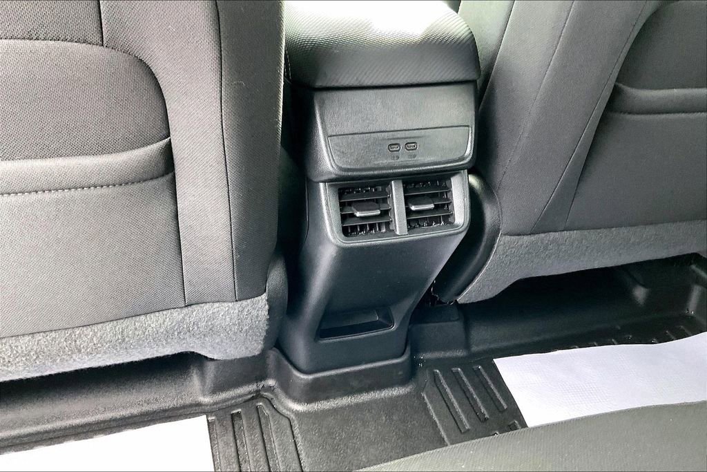 Used 2025 Chevrolet Equinox LT image 30