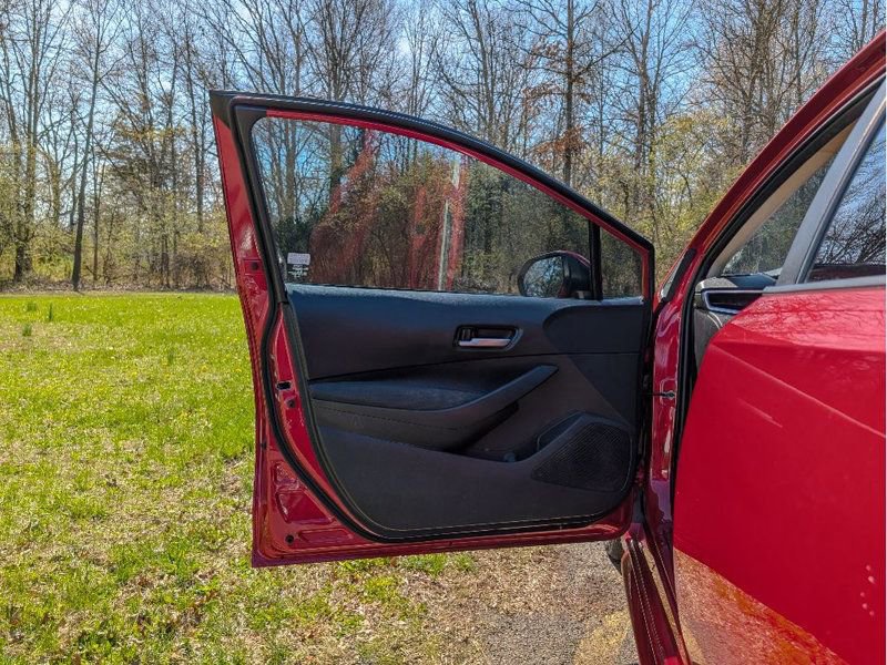 Used 2021 Toyota Corolla LE FWD image 10