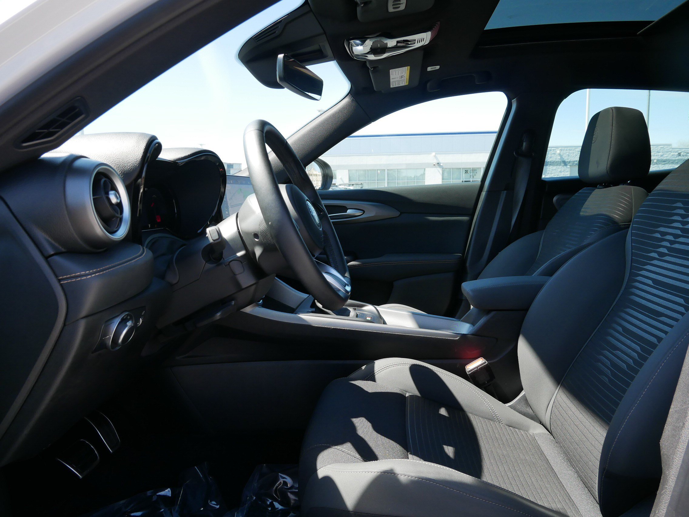 Used 2025 Alfa Romeo Tonale AWD/4WD image 31