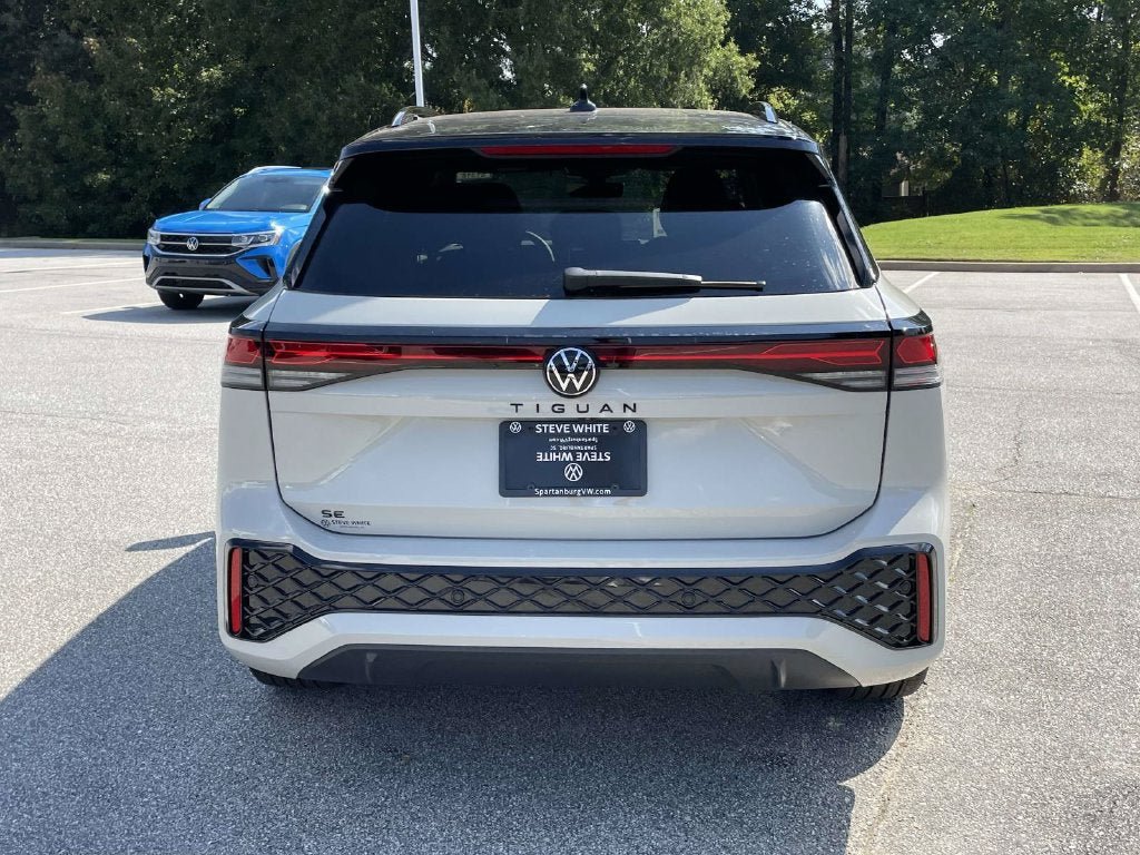 New 2026 Volkswagen Tiguan SE R-Line FWD image 6
