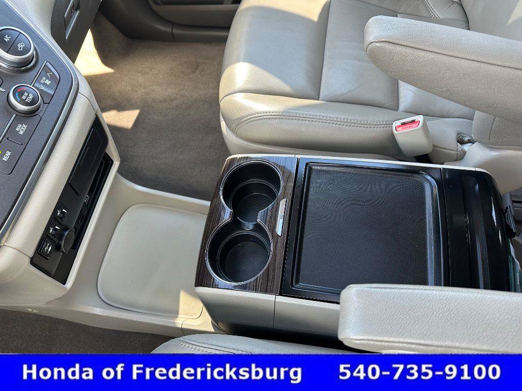 Used 2017 Toyota Sienna XLE Premium image 24