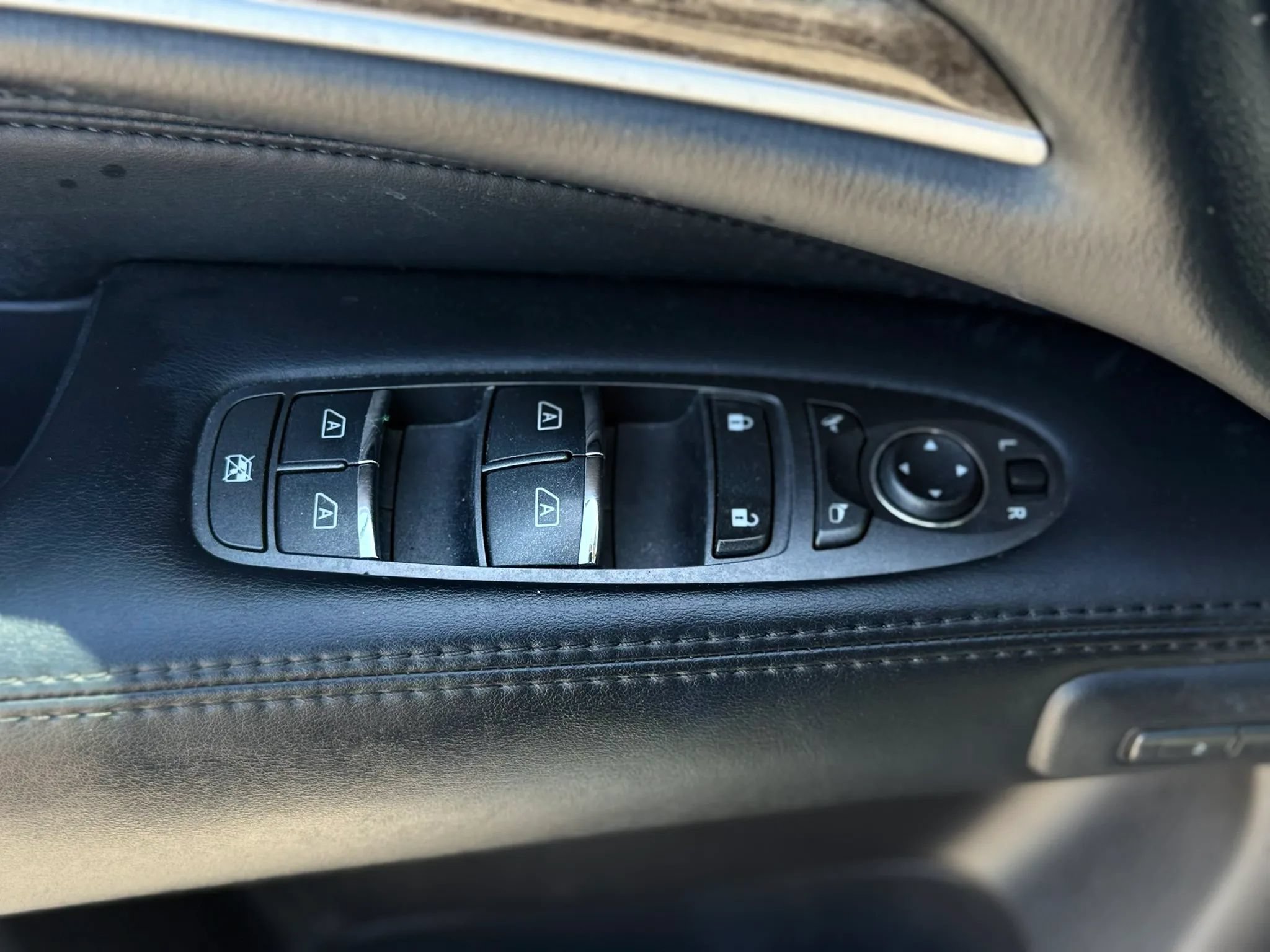Used 2014 INFINITI QX60 Luxe w/ Premium Package AWD/4WD image 24