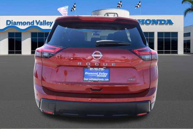 Used 2025 Nissan Rogue SV image 5